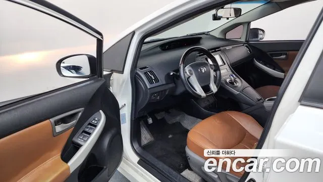 Toyota Prius 2013 thumb 10
