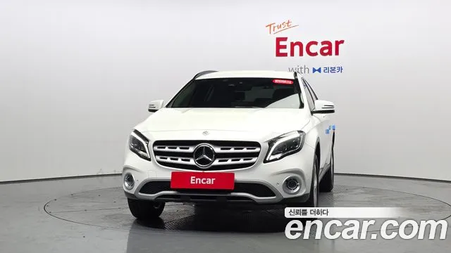 Mercedes-Benz GLA 2019 thumb 2