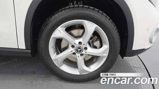 Mercedes-Benz GLA 2019 thumb 4