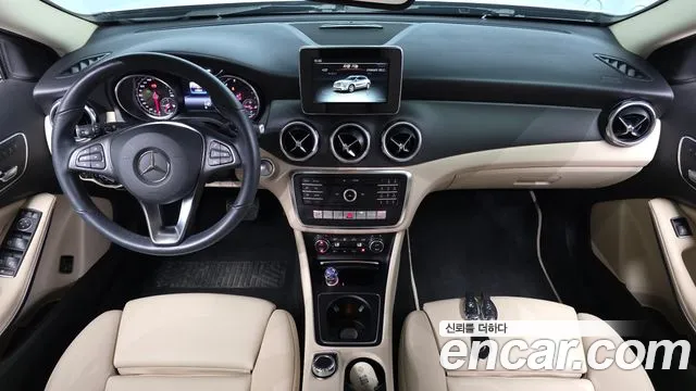 Mercedes-Benz GLA 2019 thumb 6