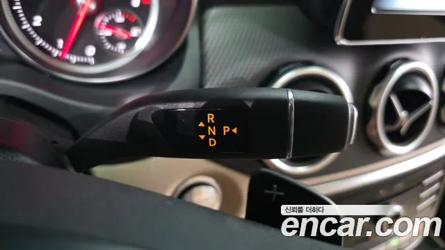 Mercedes-Benz GLA 2019 thumb 8