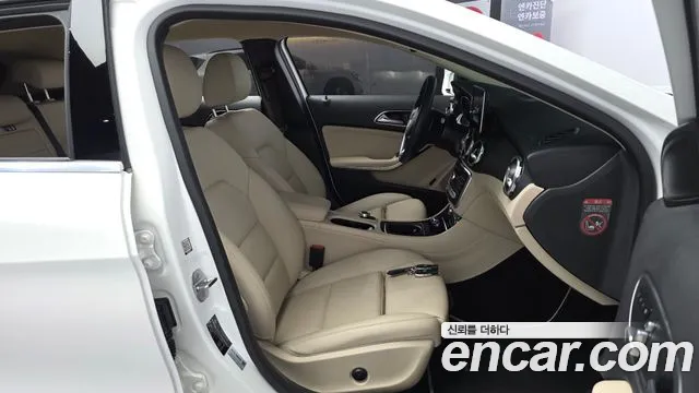 Mercedes-Benz GLA 2019 thumb 10