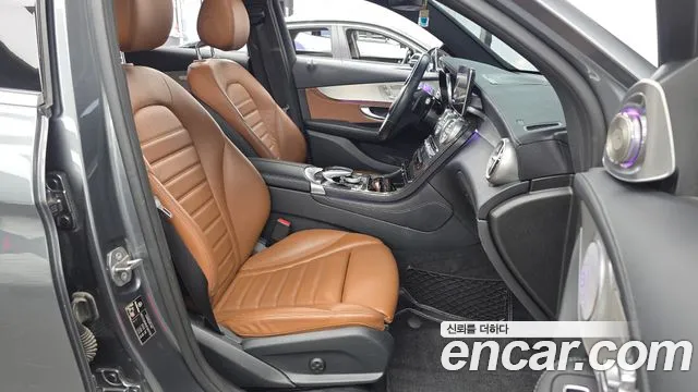 Mercedes-Benz GLC 2017 thumb 11