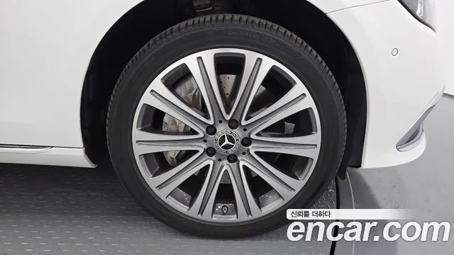 Mercedes-Benz E-Класс 2021 thumb 4
