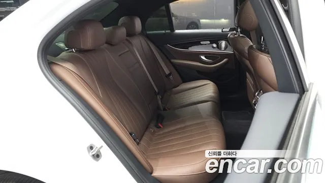 Mercedes-Benz E-Класс 2021 thumb 11