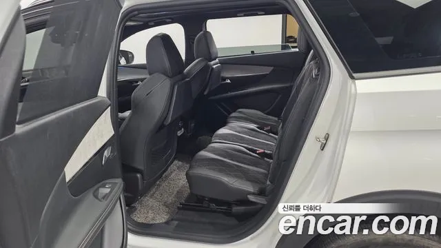 Peugeot 5008 2021 thumb 11