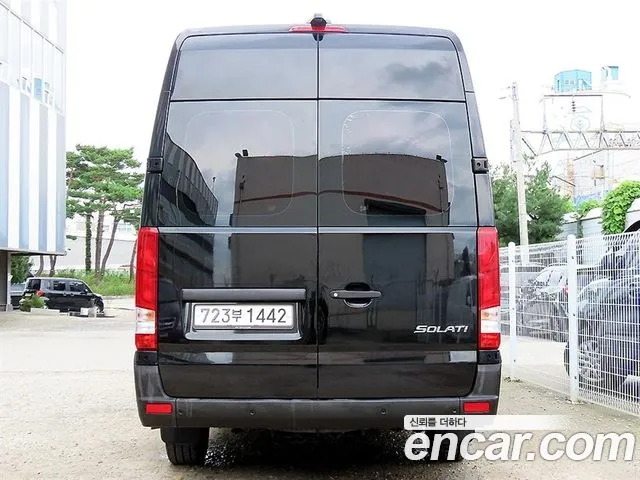 Hyundai Staria 2019 thumb 4