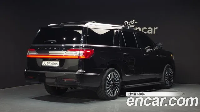 Lincoln Navigator 2020 thumb 2