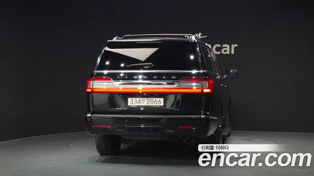 Lincoln Navigator 2020 thumb 4