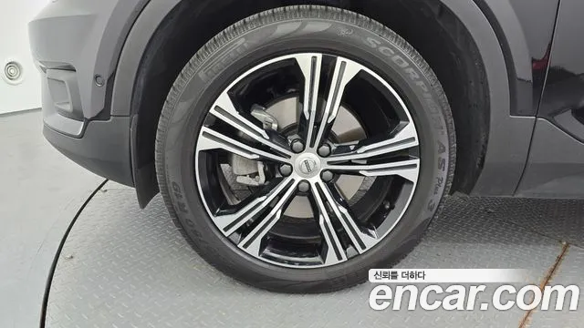 Volvo XC40 2021 thumb 5