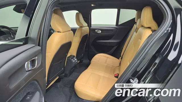 Volvo XC40 2021 thumb 11