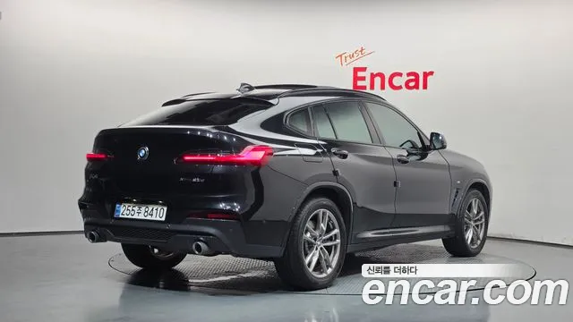 BMW X4 2019 thumb 2