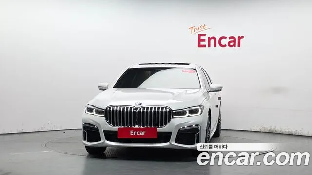 BMW 7-Series 2020 thumb 2