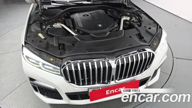 BMW 7-Series 2020 thumb 5
