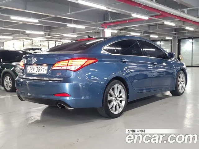 Hyundai i40 2012 thumb 6