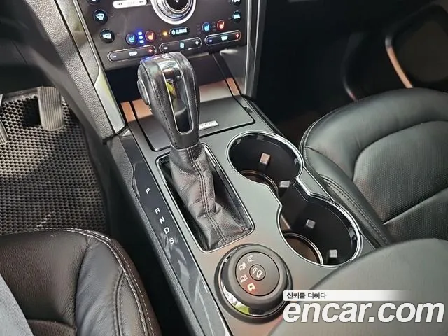 Ford Explorer 2019 thumb 8