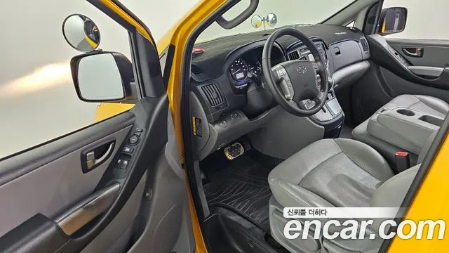 Hyundai Starex 2019 thumb 10
