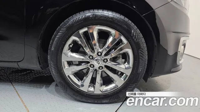 Kia Carnival 2017 thumb 5