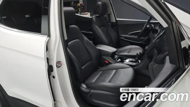 Hyundai Santa Fe 2017 thumb 11