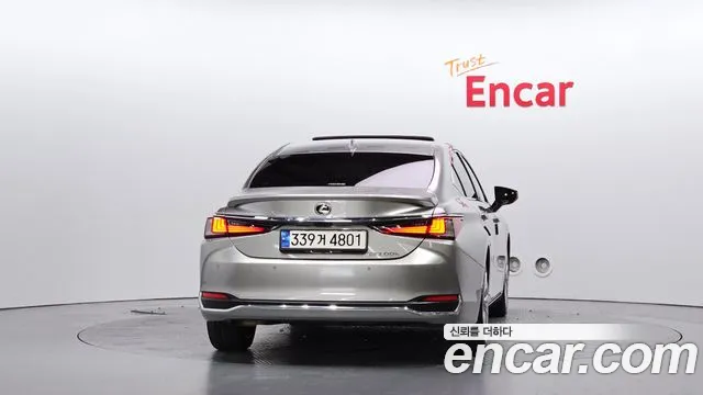 Lexus ES 2023 thumb 4