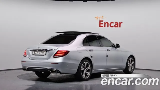 Mercedes-Benz E-Класс 2016 thumb 2