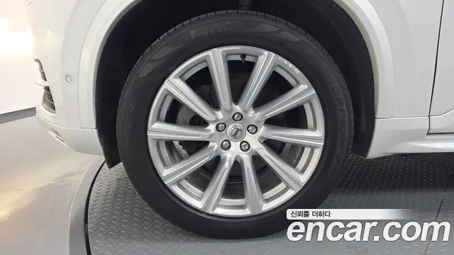 Volvo XC90 2018 thumb 4