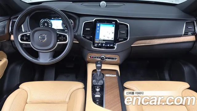 Volvo XC90 2018 thumb 6