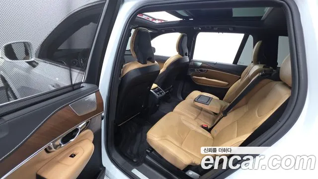 Volvo XC90 2018 thumb 11