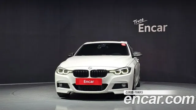 BMW 3-Series 2018 thumb 3