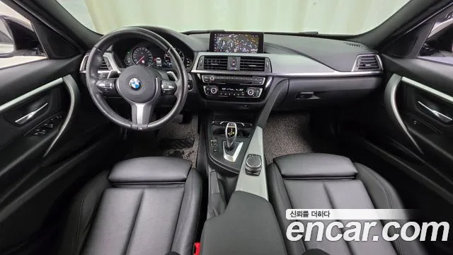 BMW 3-Series 2018 thumb 7