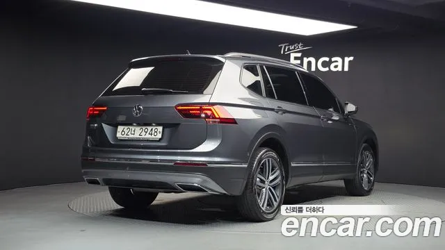 Volkswagen Tiguan 2018 thumb 2