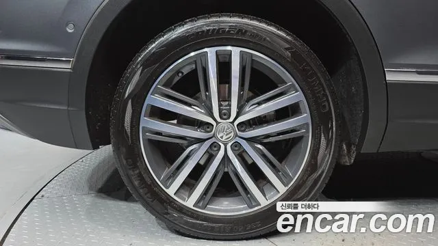 Volkswagen Tiguan 2018 thumb 5
