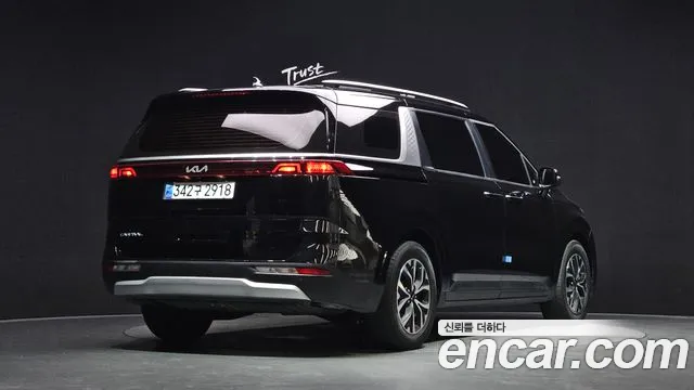 Kia Carnival 2023 thumb 2