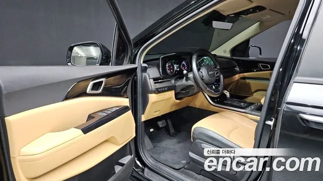 Kia Carnival 2023 thumb 10