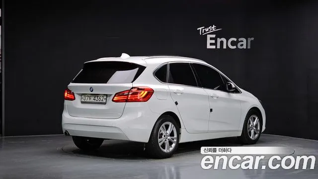 BMW 2-Series 2017 thumb 2