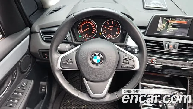 BMW 2-Series 2017 thumb 12