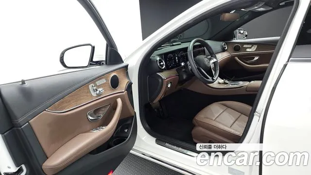 Mercedes-Benz E-Класс 2023 thumb 10