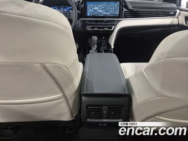 Toyota Camry 2024 thumb 7