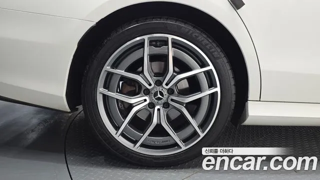 Mercedes-Benz E-Класс 2023 thumb 4