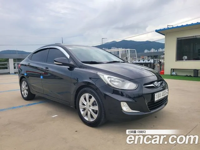 Hyundai Accent 2012 thumb 3