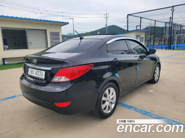 Hyundai Accent 2012 thumb 4
