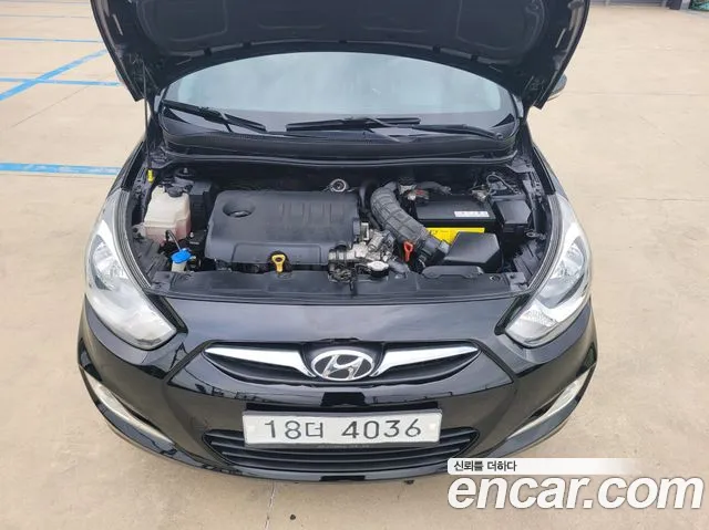 Hyundai Accent 2012 thumb 9