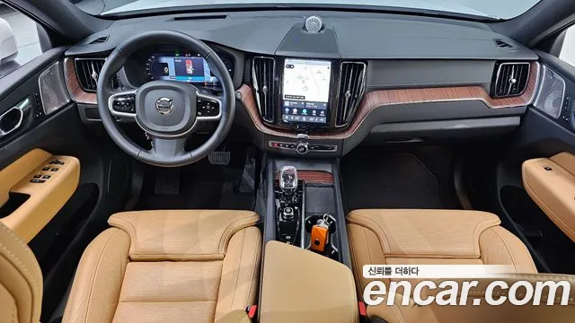 Volvo XC60 2025 thumb 6
