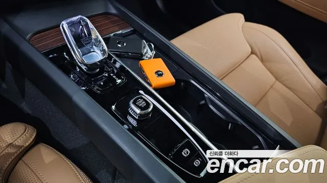 Volvo XC60 2025 thumb 8