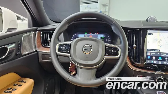 Volvo XC60 2025 thumb 12