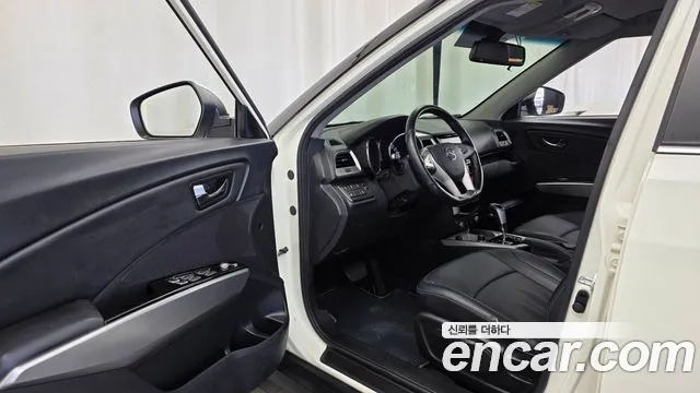 KG_Mobility_Ssangyong TIBOLI 2015 thumb 10