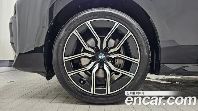 BMW 7-Series 2025 thumb 5