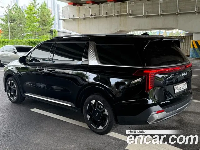 Kia Carnival 2024 thumb 3