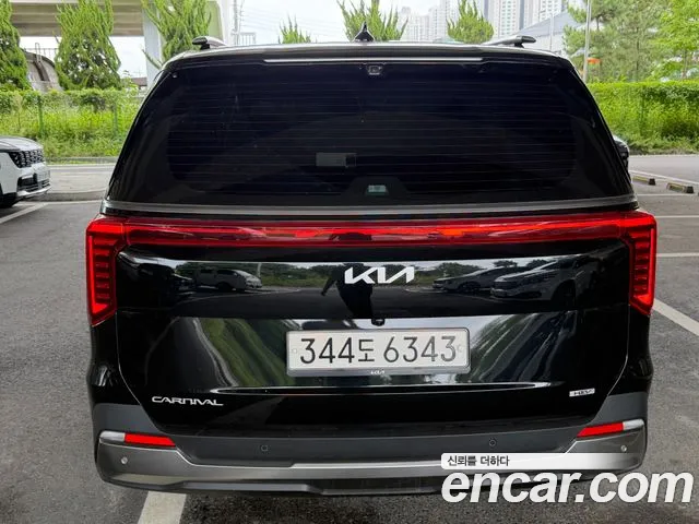 Kia Carnival 2024 thumb 4