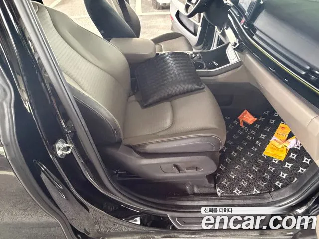 Kia Carnival 2024 thumb 9
